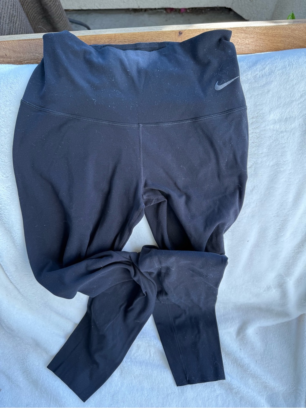 Nike Black High-Waist Leggings with Swoosh